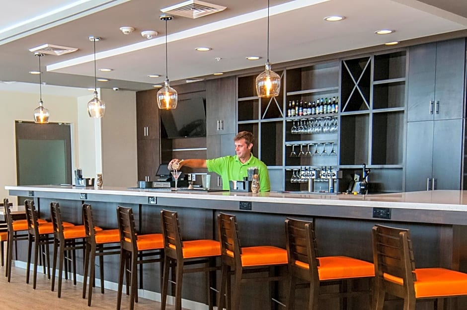 Holiday Inn - New Orleans Airport North, an IHG Hotel