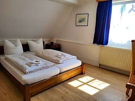 Doppelzimmer-Klassisch-Eigenes Badezimmer