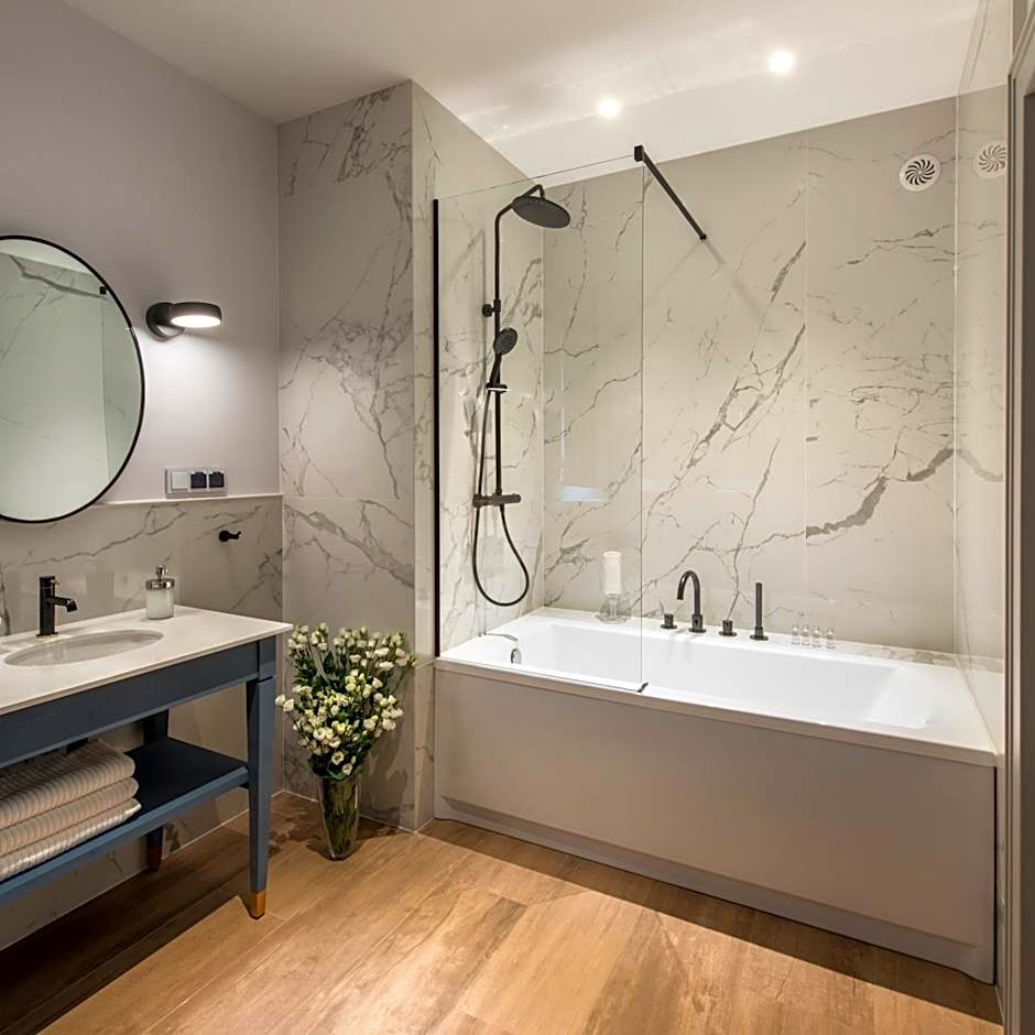 Zamek Sarny - Schloss Scharfeneck