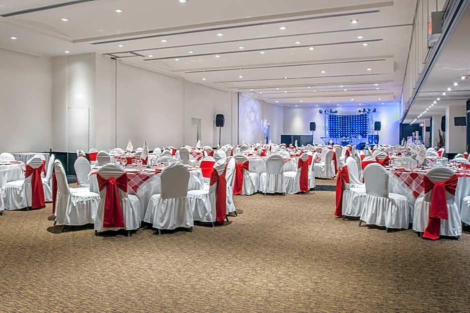 Crowne Plaza Toluca - Lancaster By IHG