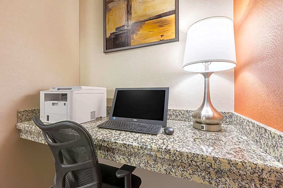 Days Inn by Wyndham Dilley