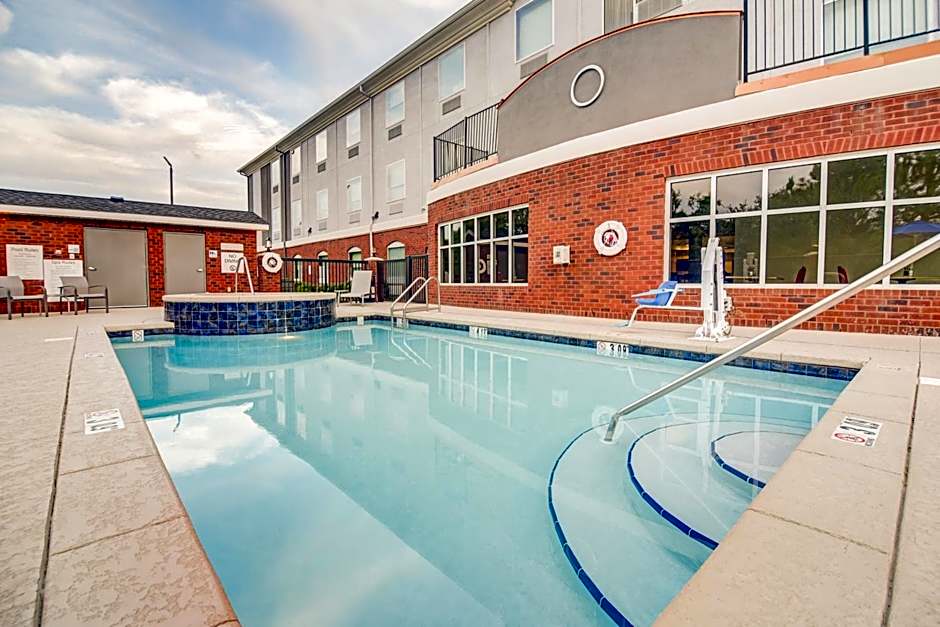 Holiday Inn Express Hotel & Suites Foley By IHG