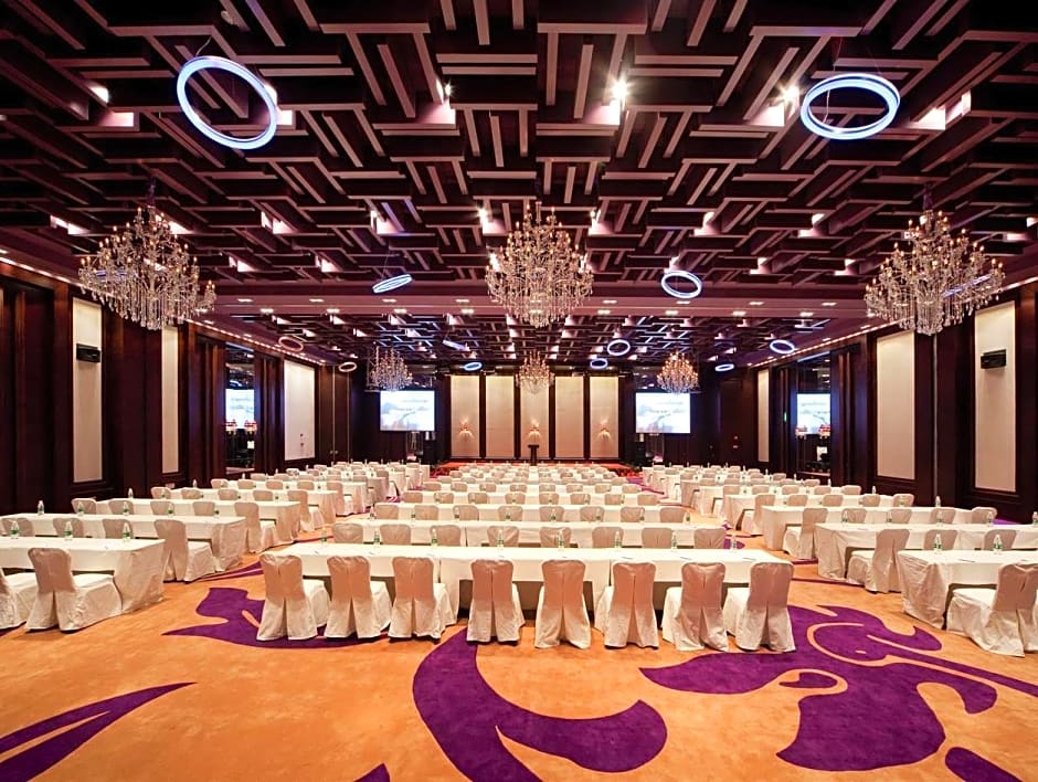Royal Tulip Luxury Hotel Carat - Guangzhou