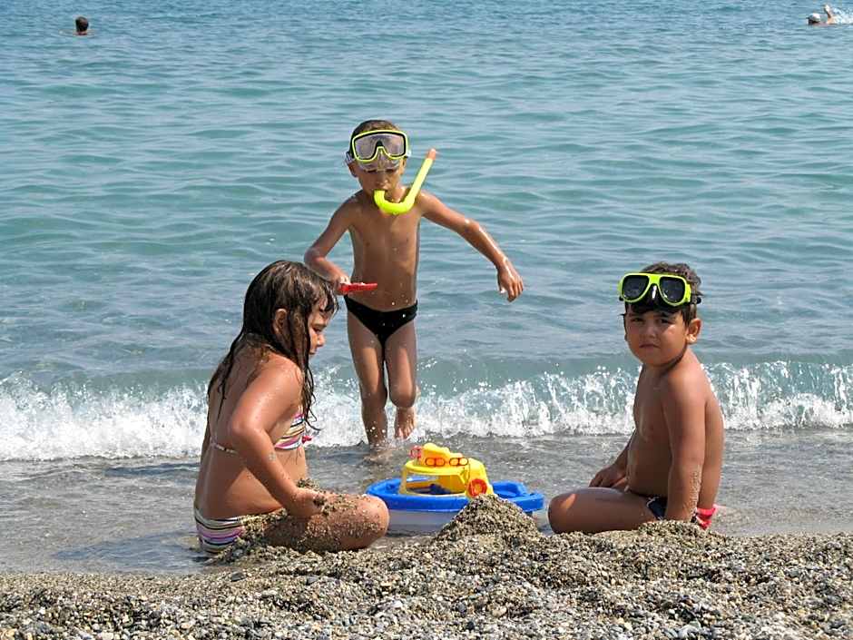 Hotel Evilion Sea And Sun