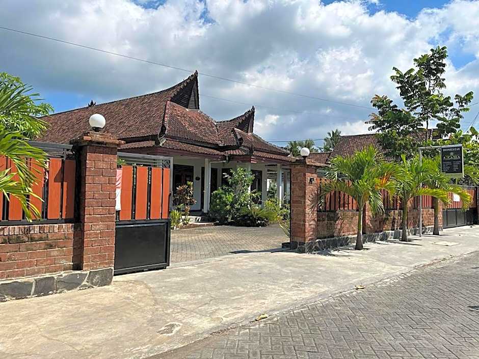 Capital O 92615 Villa Utama D'alas Purwo