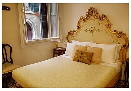 Double Room with Shared Bathroom