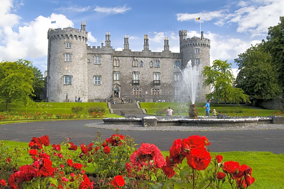 Springhill Court Hotel