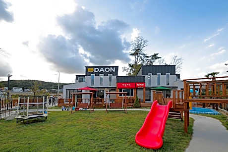 Gyeongju Daon Kids Poolvilla