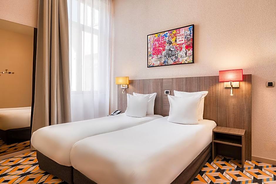 Alma Grand Place Hotel