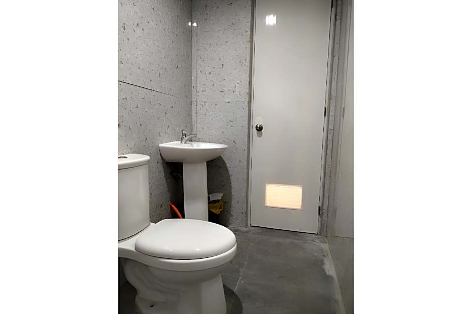 OYO 800 DDD Habitat Dormtel Bacolod 