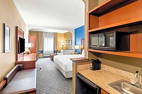 1 King Bed Suite Nonsmoking Accessible