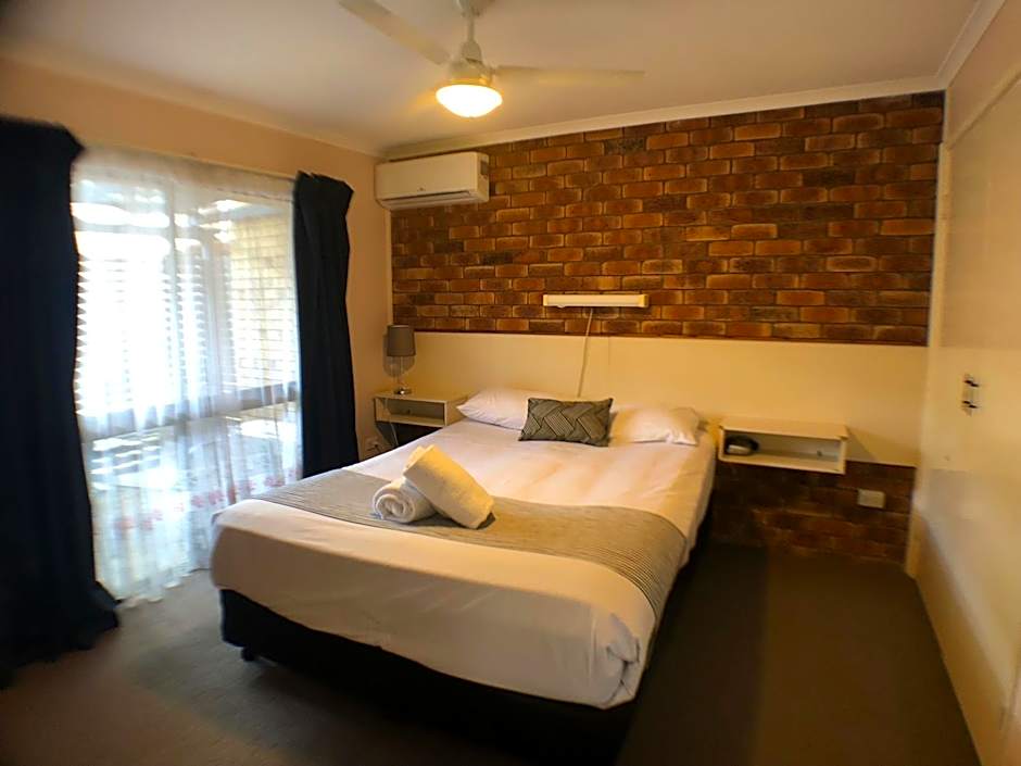 Jacaranda Place Motor Inn