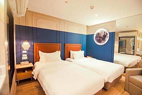 Deluxe Double or Twin Room (No Window)