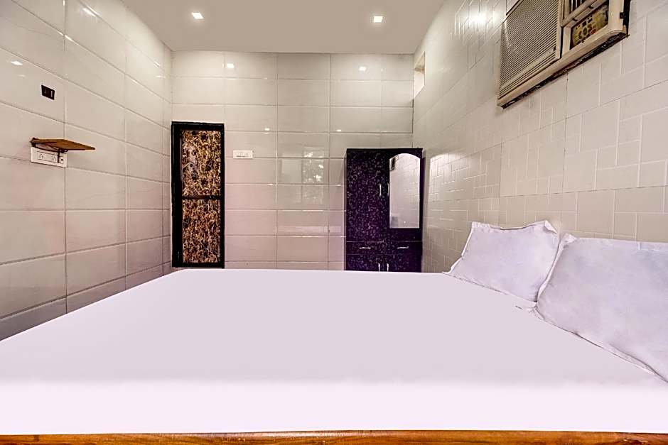 Sargam Lodging And Boarding by OYO Rooms – Bombay/ Mumbai, KY