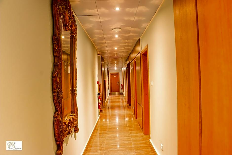 Noubou International Hotel AKWA