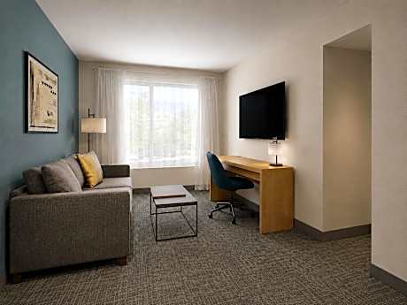 One-Bedroom Suite with Two Queen Beds and Sofa Bed - High Floor