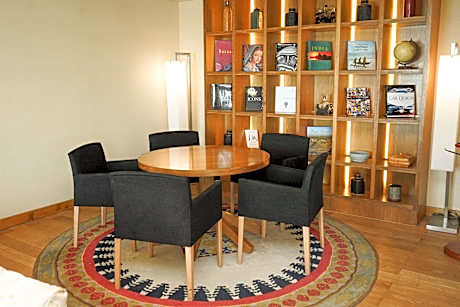 King Presidential Suite With Lounge Access