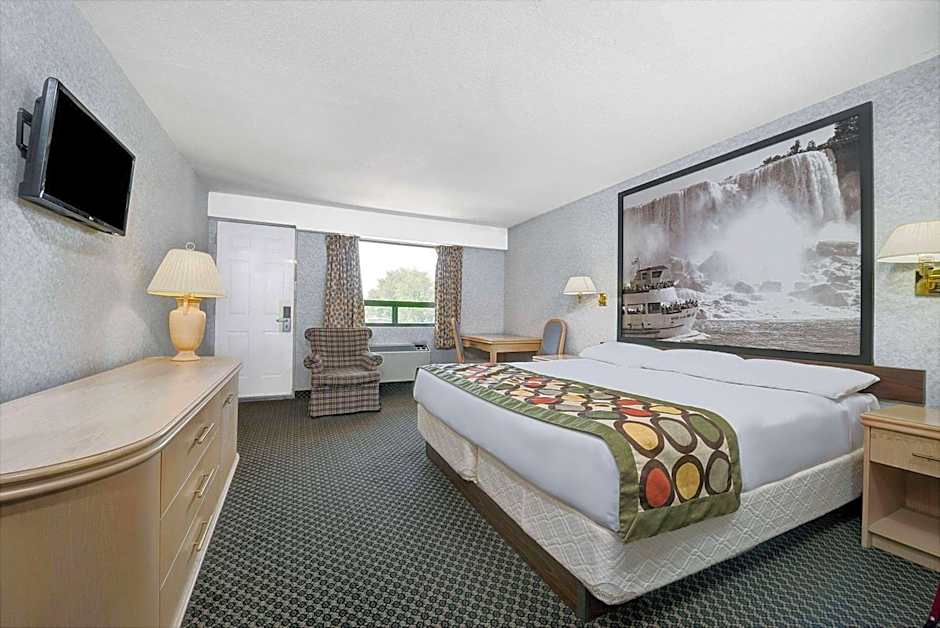 Super 8 by Wyndham Niagara Falls North