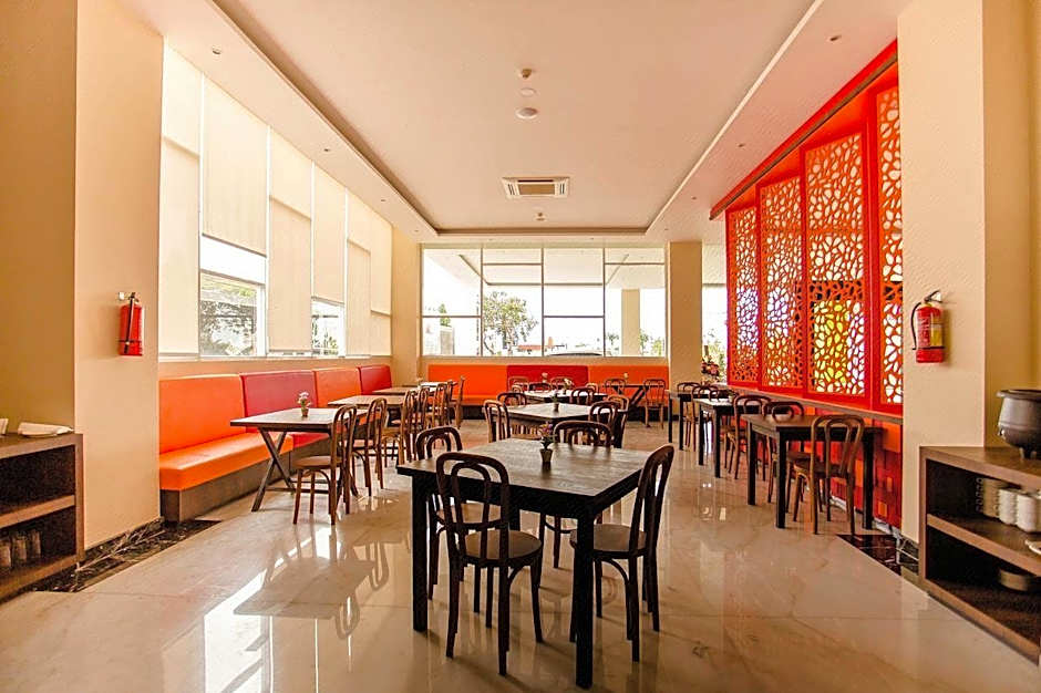 Front One Hotel Purwodadi