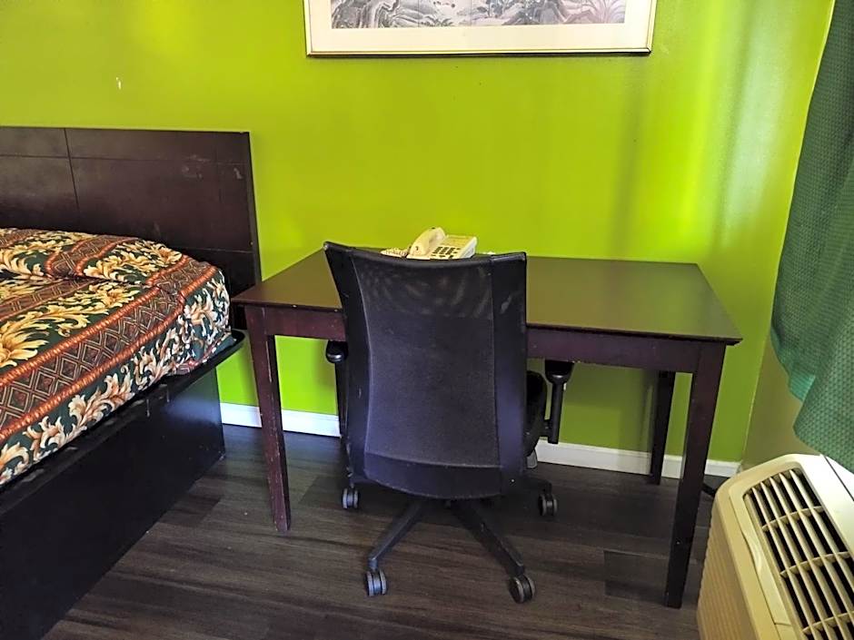 Budget Inn and Suites Mount Ephraim
