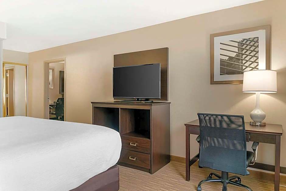 Quality Inn & Suites Monroe