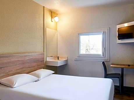 Tandem Room