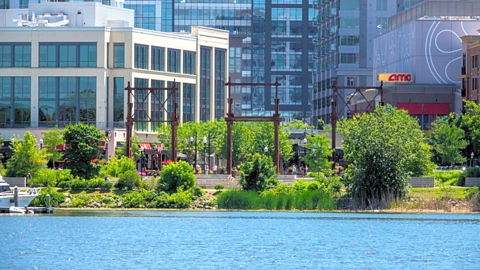 The Row Hotel at Assembly Row, Autograph Collection by Marriott