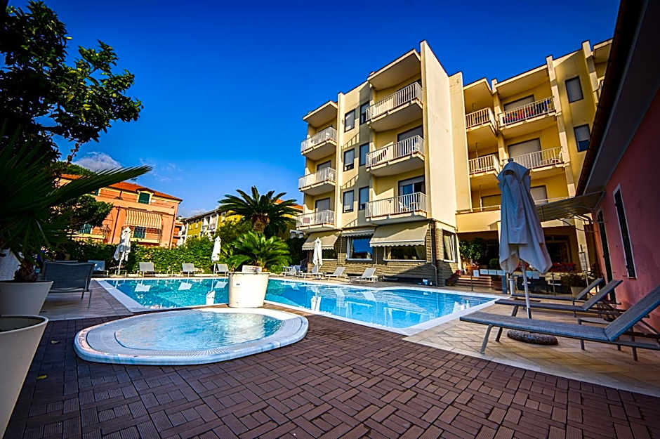 Photo 1 of 50 of Hotel Splendid