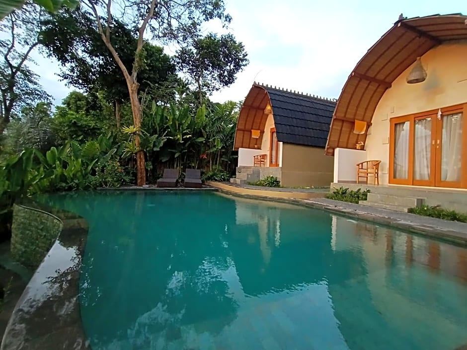 Uma Manyar Sunset Villa