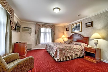 Executive Suite with Balcony