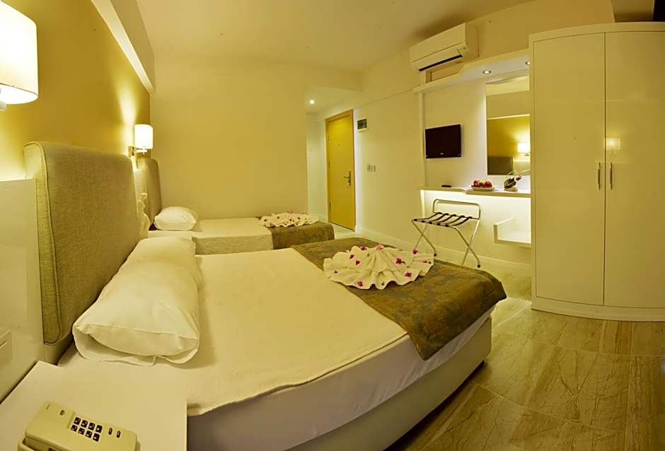 Maris Beach Hotel
