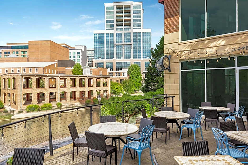 Hampton Inn By Hilton & Suites Greenville-Downtown-Riverplace