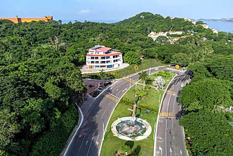 LA LOMA SUITES