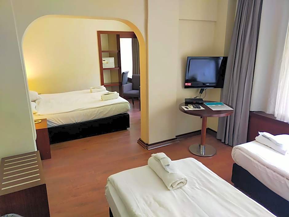 Photo 1 of 4 of Junior Suite