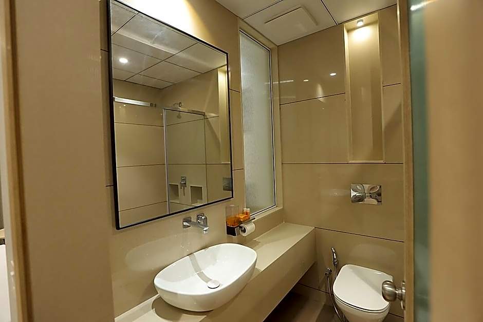 Hotel Shreeji Vatika, Airport Road