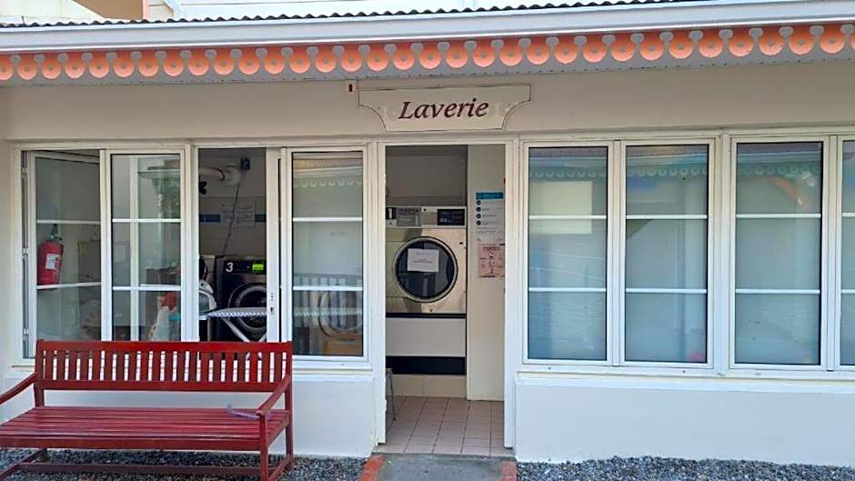 Au beau village studio rez de jardin