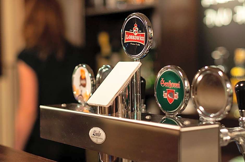 Penzión Wellness & Restaurant Zoborská, free parking