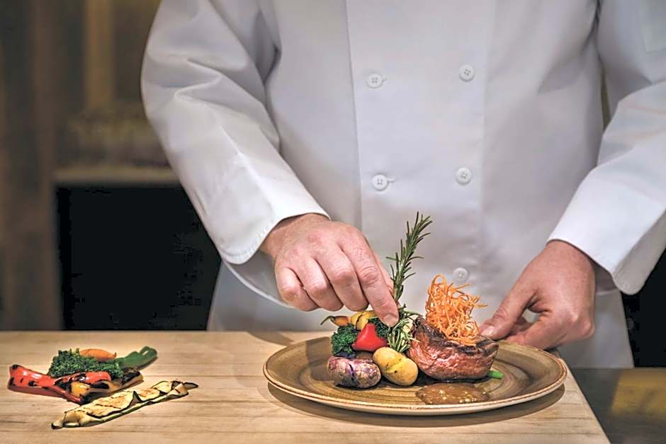 Coast Edmonton Plaza Hotel by APA