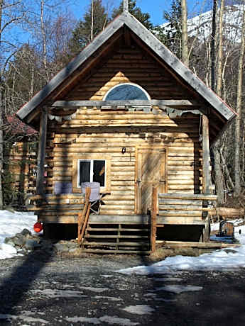 Apartment with Mountain View