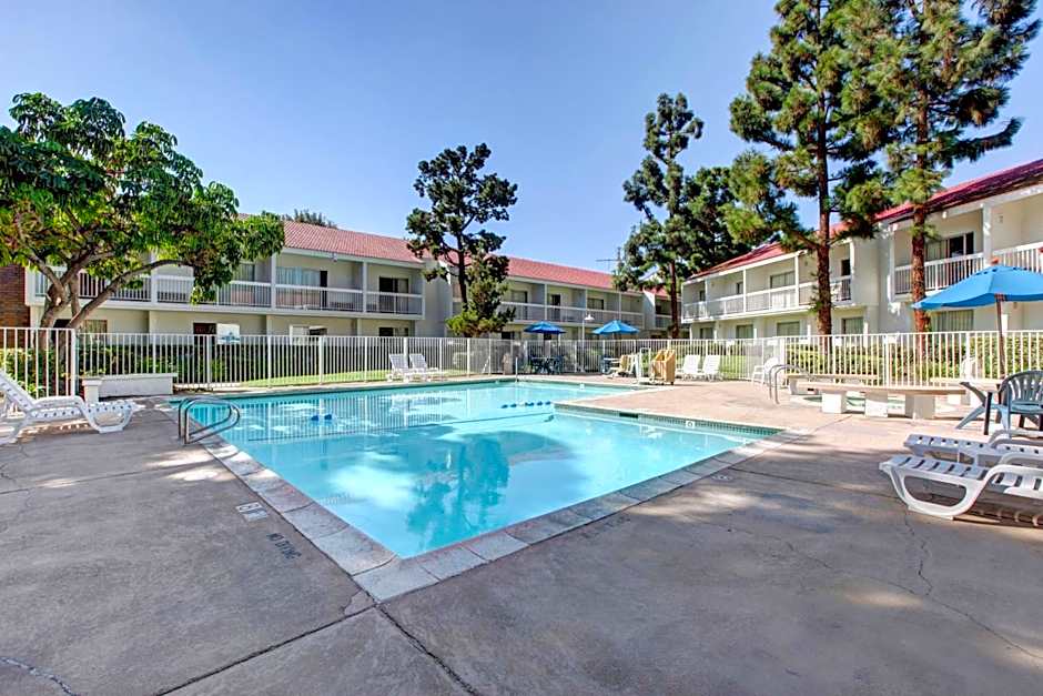 Motel 6-Santa Ana, CA - Irvine - Orange County Airport