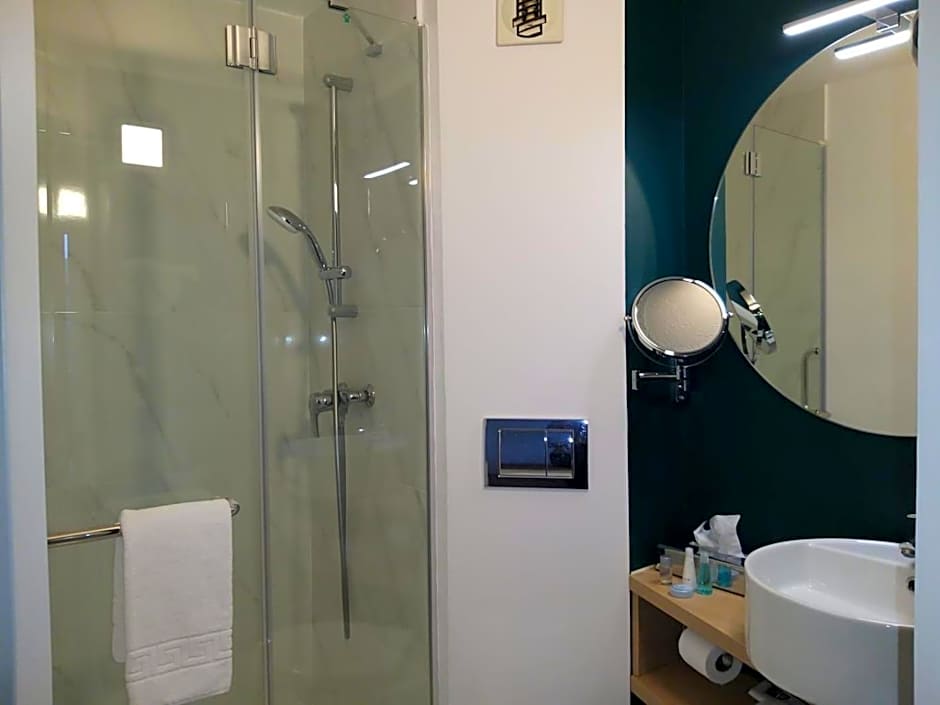 Brit Hotel Marseille Aéroport - A&S