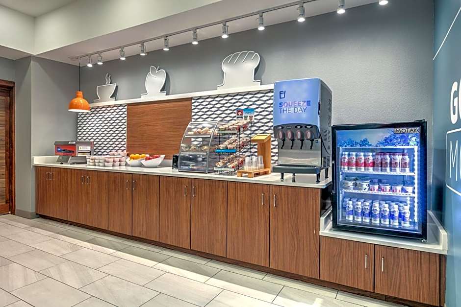Holiday Inn Express Hotel & Suites Marshall By IHG