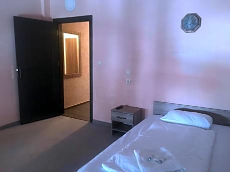 Apartment with Mountain View