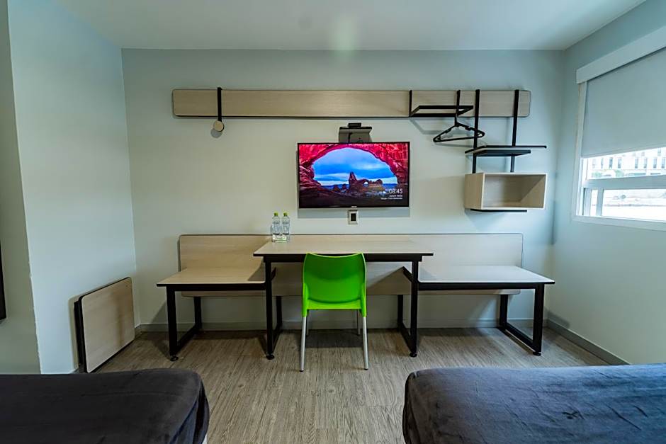 HOTEL LEMON GREEN -Zona Expo Frente al Centro de Convenciones