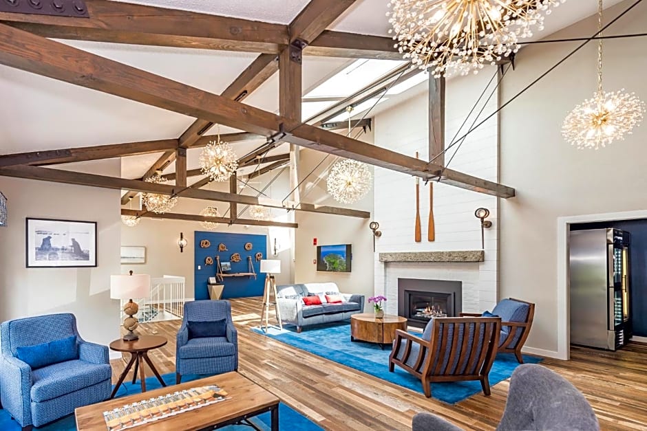 Rockport Inn and Suites