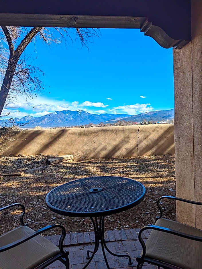 Sagebrush Inn & Suites