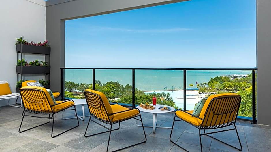 Oaks Cairns Hotel