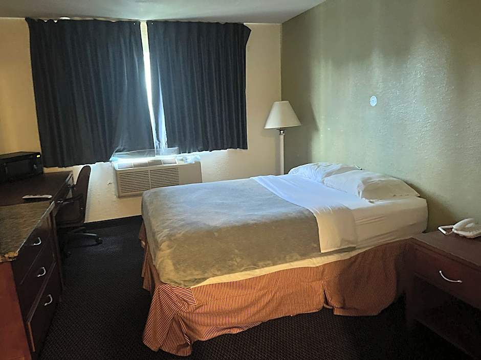 Villa Inn Motel Near Hwy 12 WI Capital O