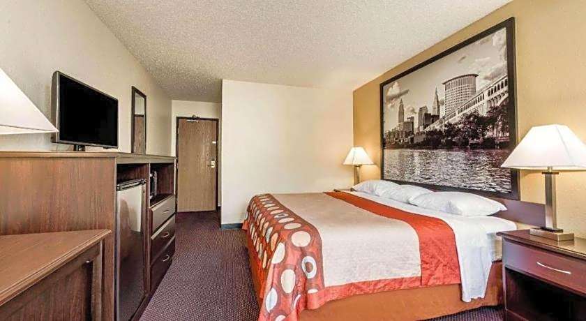 Super 8 by Wyndham Franklin/Middletown Area