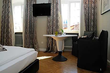 Premium Suite (206)